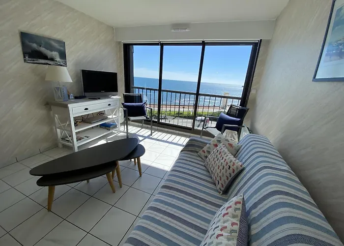 Le Saint Pierre - 2 Etoiles Face