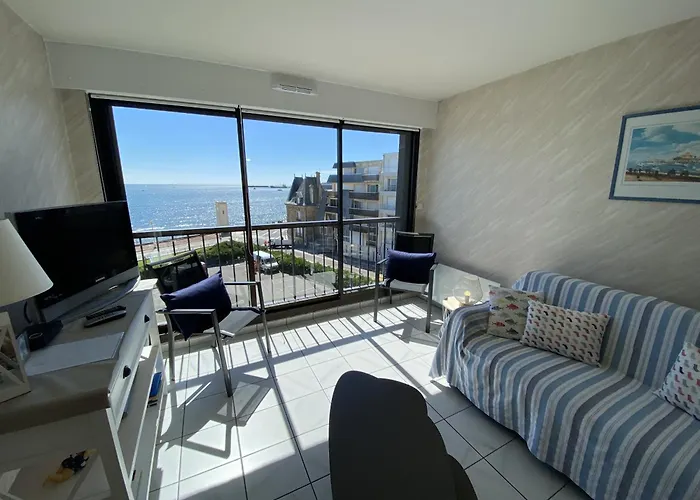 Le Saint Pierre - 2 Etoiles Face Les Sables-dʼOlonne